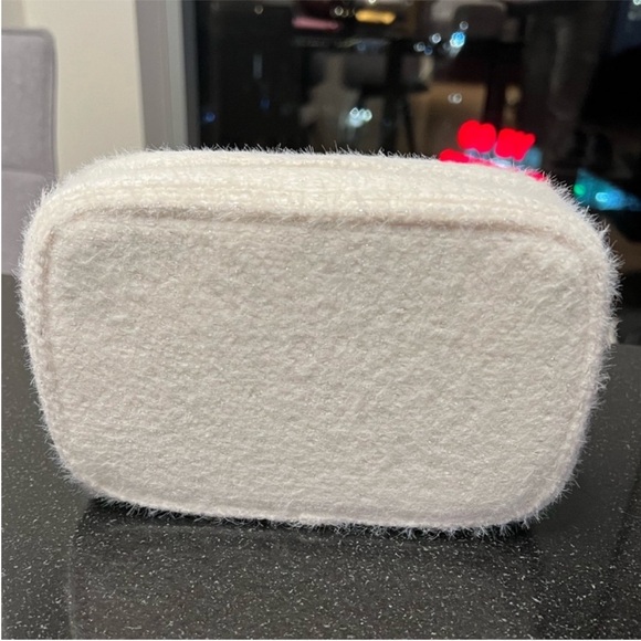 CHANEL 2024 Holiday Cosmetic Case + MUCH more! - Picture 9 of 10